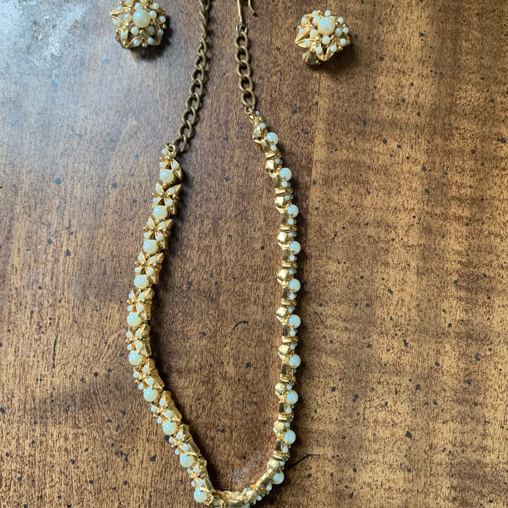 Vintage BSK Necklace and earrings set GoldTone Flower And Faux Pearls